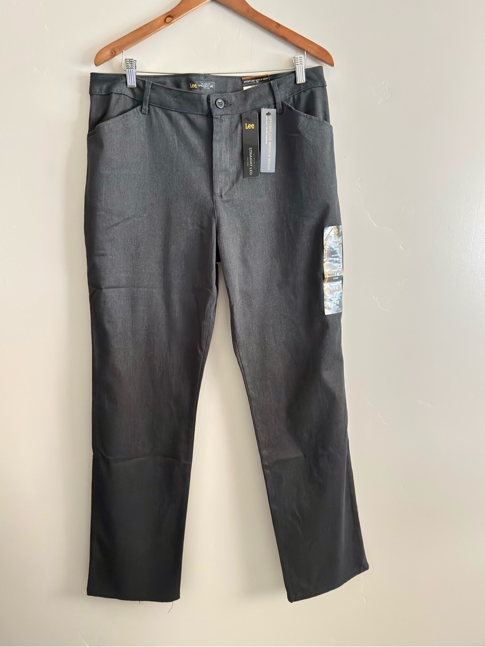 Lee Straight Leg Relaxed Fit Effortless Women's Pants, Size 14, NWT